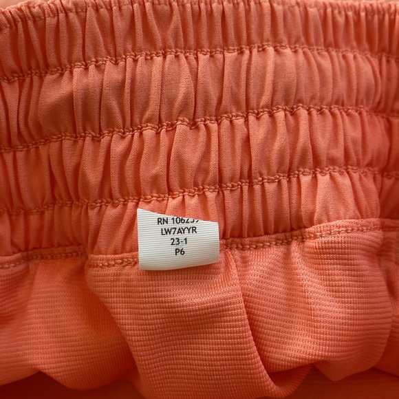 Lululemon Sunny Coral Hotty Hot High Rise 2.5 Inseam. 6 - Picture 4 of 6